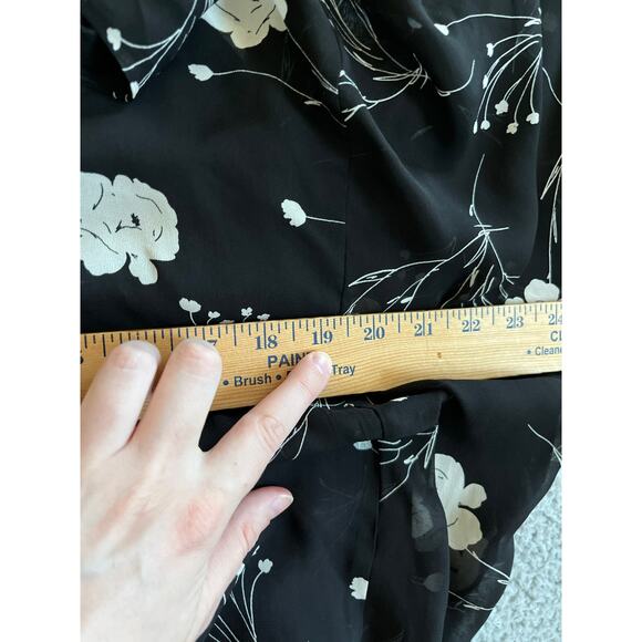 Karen Kane Top Medium Oversied Relaxed Floral Long Sleeve Classic Black Blouse - Picture 12 of 15